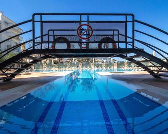 Real Bellavista Hotel & Spa - Albufeira - Pool