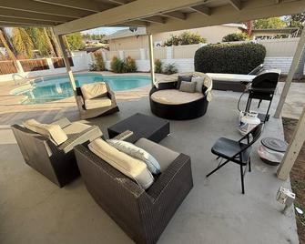 Entire home, Heated Pool, Free Parking, WiFi, Pets are allowed - San Diego - Pool