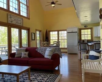 Lake of the Isles Waterfront Home with Dock - Wellesley Island - Living room