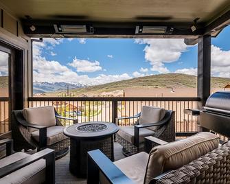 Wellness Retreat with Fitness Equipment, Sauna, Cold Plunge and Hot Tub - Kamas - Balcony