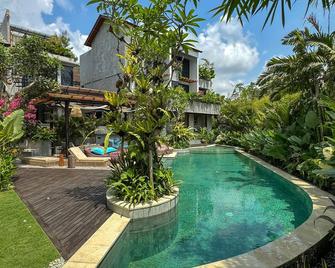 Leafy Lofts Canggu - North Kuta - Piscina