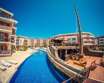 Menada Privilege Fort Beach Cosy Studio - Elenite - Pool