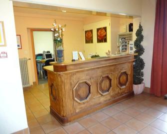 Hotel Schweizerhof - Weggis - Рецепція