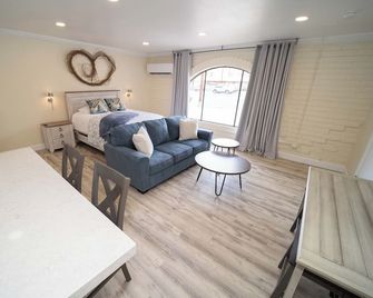 She She's Cozy 1-bedroom studio in charming Globe with AC for relaxing stays - Globe