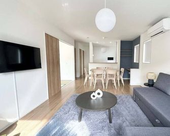 5 min walk to Ozu Station Premium 4BR Stay by Restavio - Ōzu