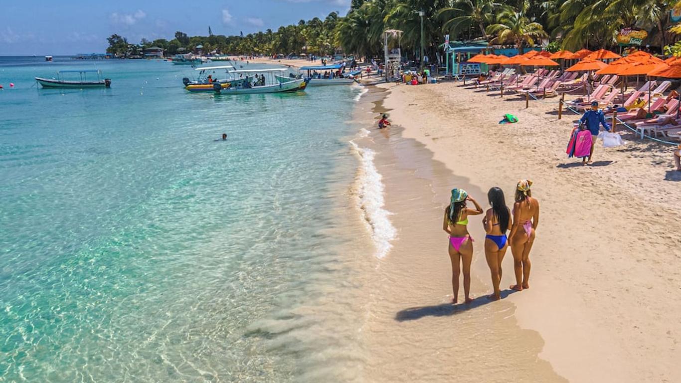 بارادايس بيتش هوتل آند ريزورت