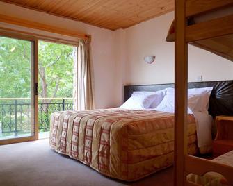Mountain Rose Garden Hotel - Pedhoulas - Bedroom