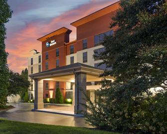 Best Western Suites Near Opryland - Nashville - Edificio
