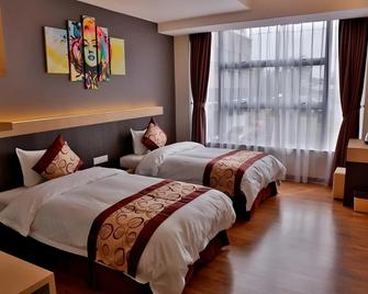 Lot 10 Boutique Hotel - Kuching - Habitación