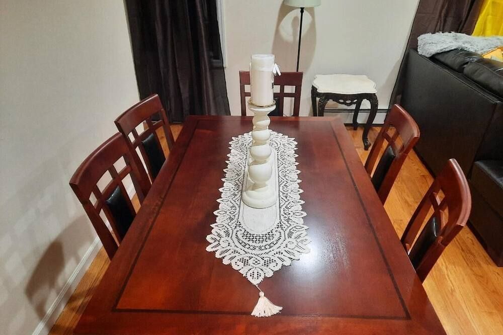 5 minutes from JFK, near local hospitals, and schools fully furnished Corporate - קווינס - חדר אוכל