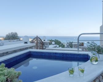 Epavlis Hotel & Spa - Kamari - Pool