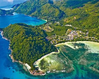 Constance Ephelia - Port Glaud - Building