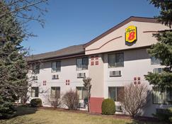 Super 8 by Wyndham Ithaca - Ithaca - Κτίριο