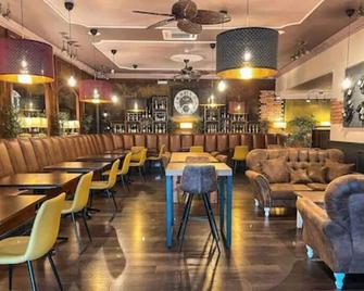 هايوود سبا هوتل - تنبي - مطعم