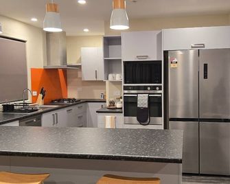 Stylish 3 Bedroom Home in Palmerston Nor - Palmerston (Noordelijk Territorium) - Keuken
