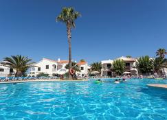 Apartamentos Oasis Park - Ciutadella de Menorca - Pool