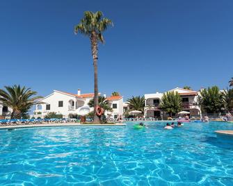 Apartamentos Oasis Park - Ciudadela - Piscina