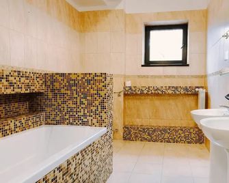 Hostel Septimia - Odorheiu - Bathroom