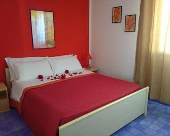 Bed and Breakfast Nido Colorato - Fontane Bianche - Sypialnia