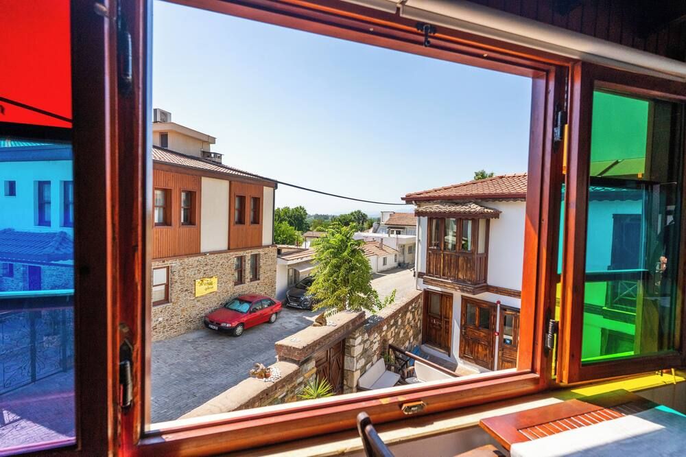 أمازون بيتيت بالاس - سلجوق - شرفة