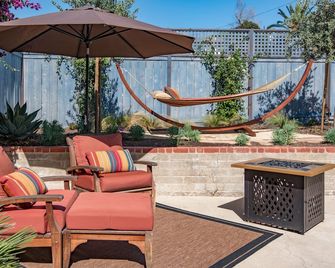 Ocean Beach Garden Cottage - Cozy Coastal Retreat - San Diego - Patio