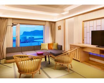 Gyosai Nagomi Sansui Hotel - Kamogawa - Living room