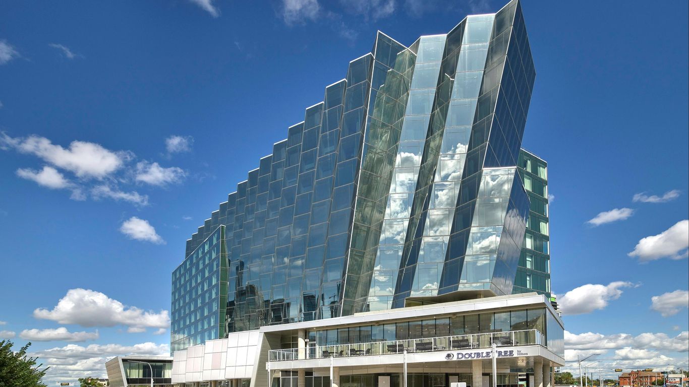 DoubleTree by Hilton Edmonton Downtown