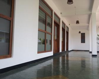 Milano Grand New Rest House - Dambulla - Chodba