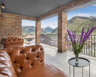 Hotel Memoir Kazbegi - Stepantsminda - Balcony
