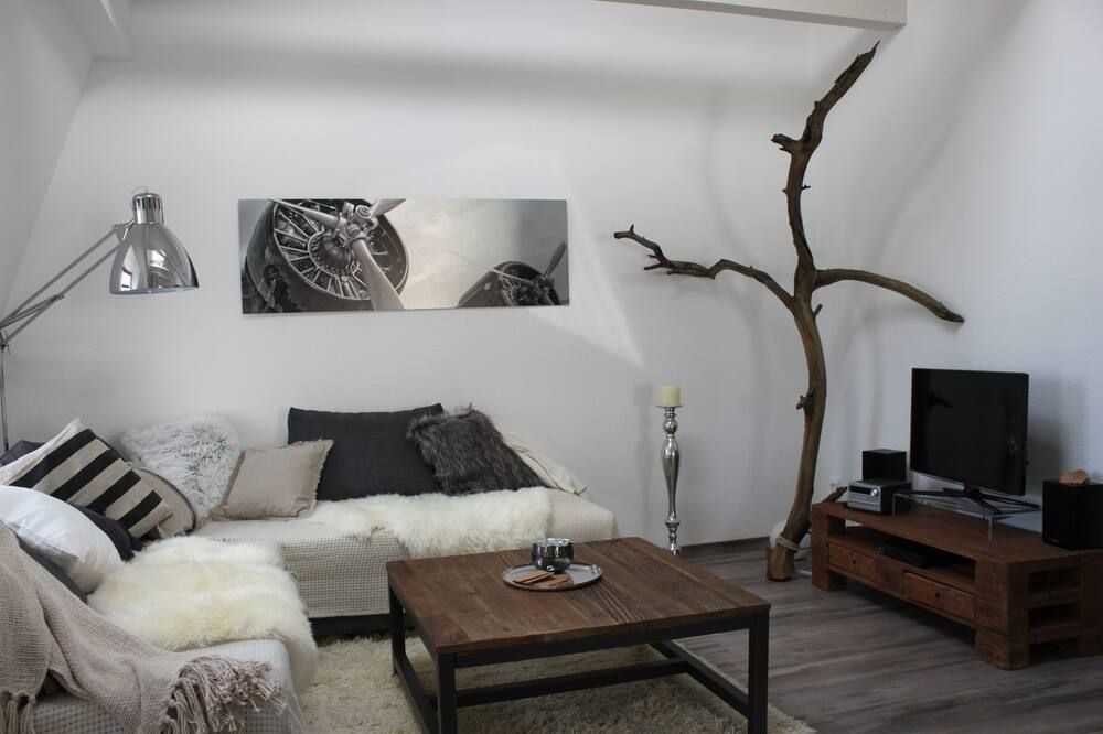Loft im Turmhaus am Weissen Hirsch - דרזדן - סלון
