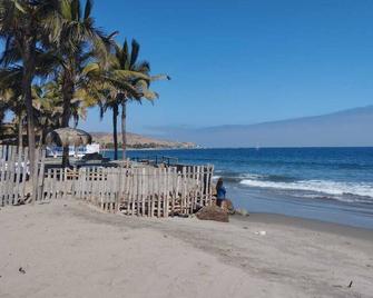 Los Almendros Mancora - Máncora - Playa