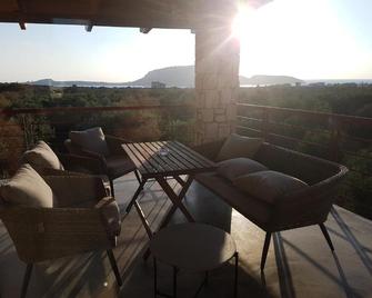 Megalos kampos - Marathopolis - Balkon