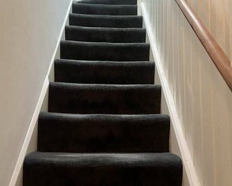 Dublin 4 - Chic Townhouse - Beside Herbert Park - Restaurants - Corporate Stays - Dún Laoghaire - Escalier