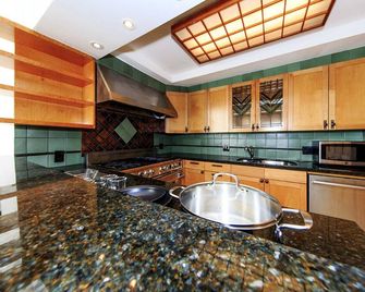 Chelsea Pines Inn - New York - Kitchen