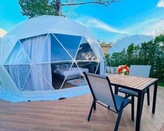 papa q suite resorts - Roi Et - Balkon