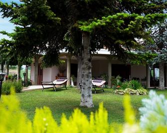 Nice apartment in villa for 2 people with WIFI, A/C, TV and patio - Roseto degli Abruzzi - Patio