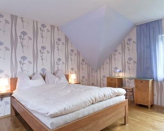 Family friendly 90m2 apartment in the design of the 30s - Zlín - Bedroom