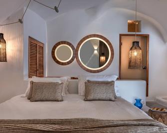 White Santorini Suites & Spa - Imerovigli - Slaapkamer