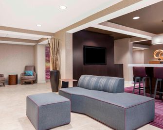 Courtyard by Marriott Bowling Green Convention Center - באולינג גרין - סלון