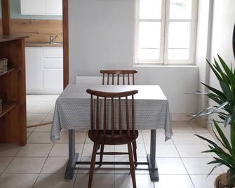 Quai N ° 2: Beautiful View Of The Loire - Saumur - Essbereich