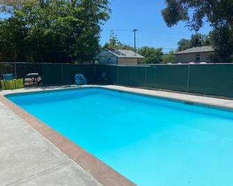 Clearlake Cabins - Clearlake - Pool