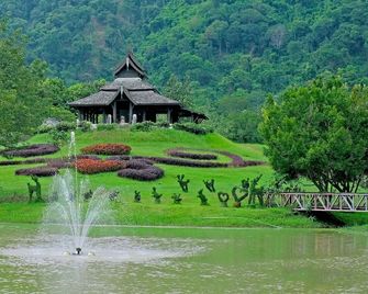 Siamdasada Khaoyai - Prachin Buri - Buiten zicht