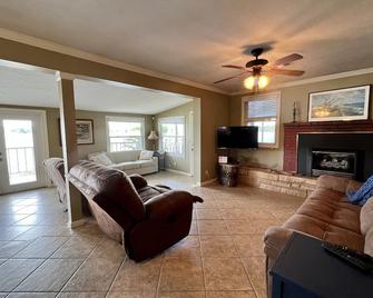 Lake Jordan Rental - Wetumpka - Sala de estar