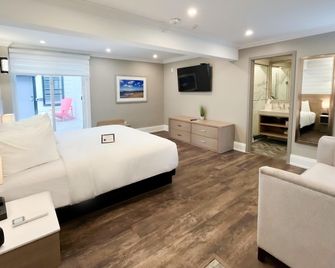 Colonial Hotel & Suites - Grand Bend