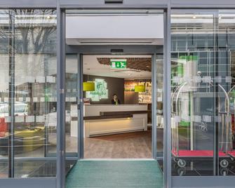 Holiday Inn London - Watford Junction - Watford (Hertfordshire) - Building