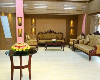 Pagoda Resorts - Alappuzha - Sala de estar