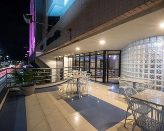 Abbeville Hotel Torre I - Torre II - סאו לואיס - מרפסת