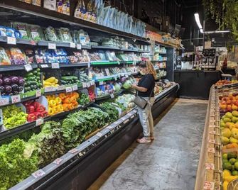 Beautifully Designed Manhattan Skyline Views L Train - ברוקלין - חנות