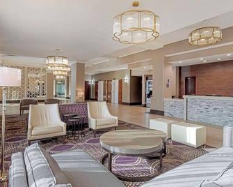 Brooklyn Center Hotel & Conference Center - Brooklyn Center - Lobby