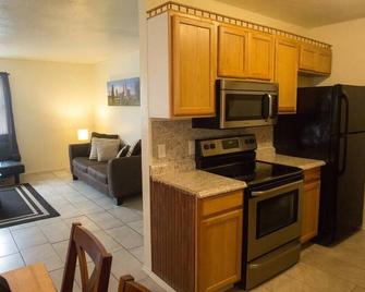 14% Discount for 1 Week 22% Discount for 1 Month - Lawton - Kitchen